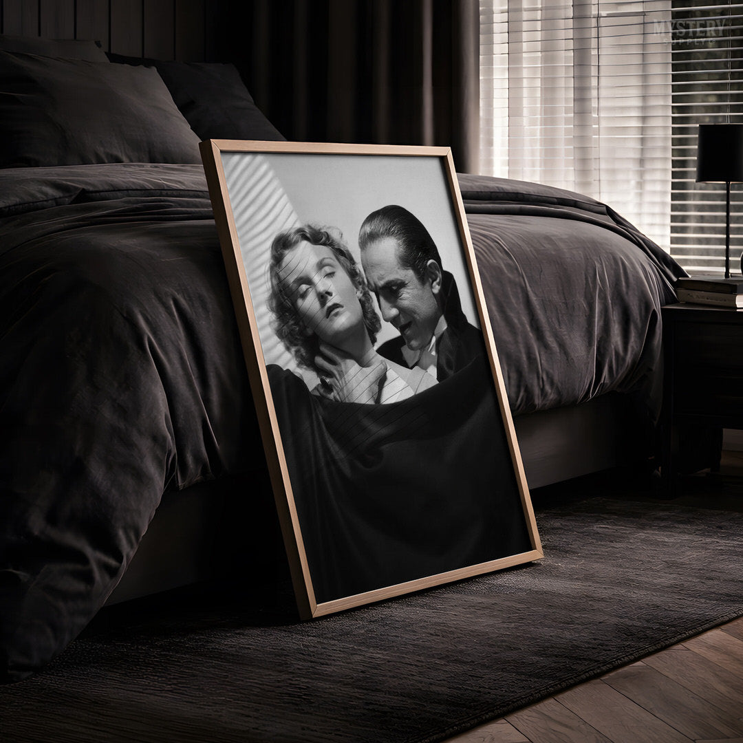 Dracula 1930s Bela Lugosi Horror Photo - Hypnotized Victim
