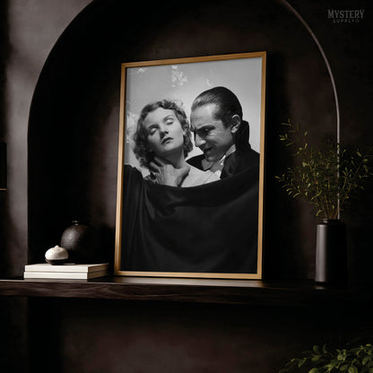 Dracula 1930s Bela Lugosi Horror Photo - Hypnotized Victim