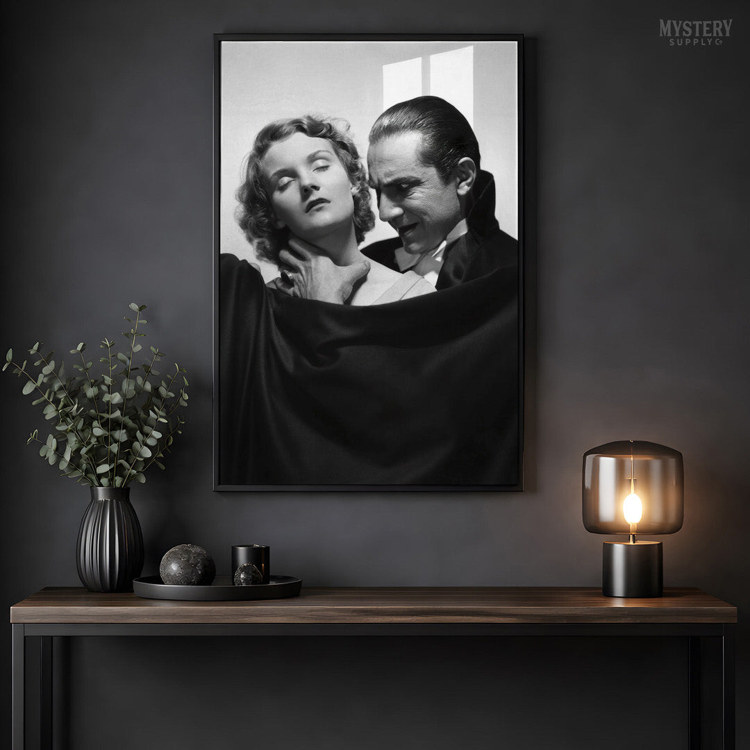 Dracula 1930s Bela Lugosi Horror Photo - Hypnotized Victim